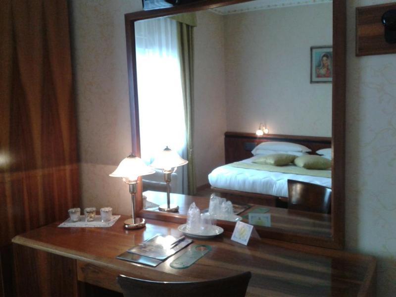 Hotel Villa Delle Ortensie Sant'Omobono Terme Экстерьер фото
